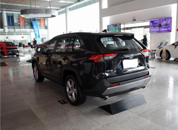 RAV4荣放 2021款 2.0L CVT四驱风尚PLUS版 外观   斜后