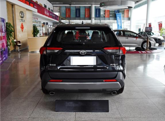 RAV4荣放 2021款 2.0L CVT四驱风尚PLUS版 外观   正后