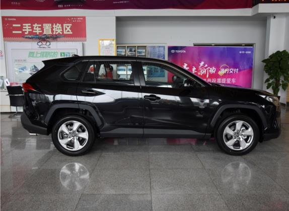 RAV4荣放 2021款 2.0L CVT四驱风尚PLUS版 外观   正侧