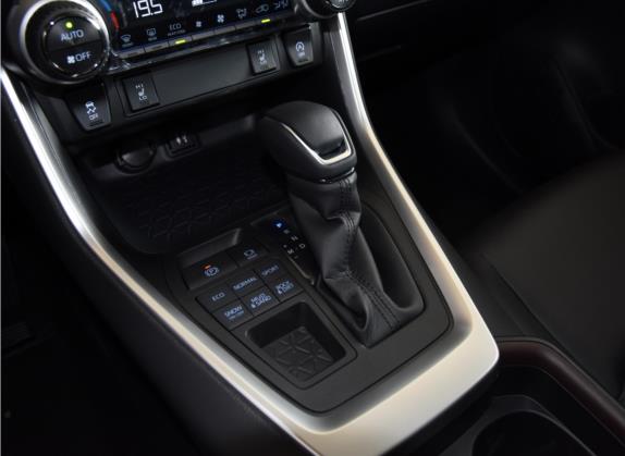 RAV4荣放 2021款 2.0L CVT四驱风尚PLUS版 中控类   挡把