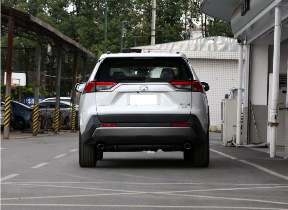 RAV4荣放 2021款 2.0L CVT四驱尊贵版 外观   正后