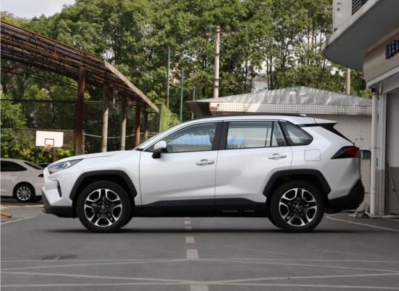 RAV4荣放 2021款 2.0L CVT四驱尊贵版 外观   正侧