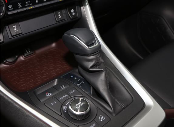 RAV4荣放 2021款 2.0L CVT四驱尊贵版 中控类   挡把