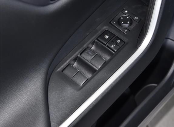 RAV4荣放 2021款 双擎 2.5L E-CVT四驱旗舰版 车厢座椅   门窗控制