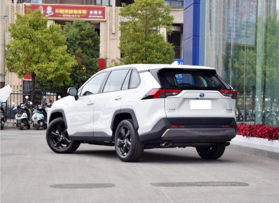RAV4荣放 2021款 改款 双擎 2.5L E-CVT四驱精英PLUS版 外观   斜后