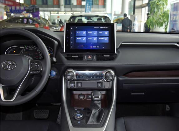 RAV4荣放 2021款 改款 双擎 2.5L E-CVT四驱旗舰版 中控类   中控台