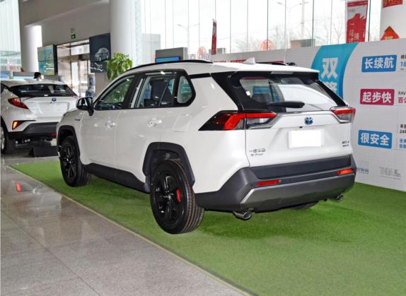 RAV4荣放 2021款 改款 双擎 2.5L E-CVT四驱旗舰版 外观   斜后