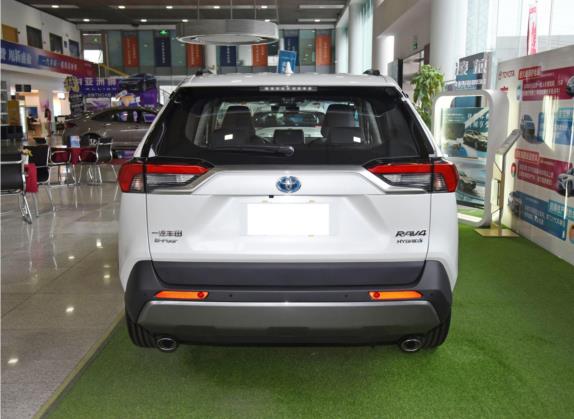 RAV4荣放 2021款 改款 双擎 2.5L E-CVT四驱旗舰版 外观   正后