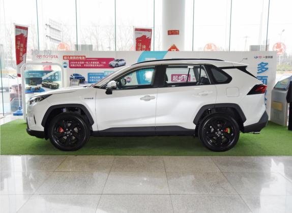 RAV4荣放 2021款 改款 双擎 2.5L E-CVT四驱旗舰版 外观   正侧