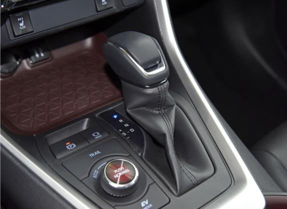 RAV4荣放 2021款 改款 双擎 2.5L E-CVT四驱旗舰版 中控类   挡把
