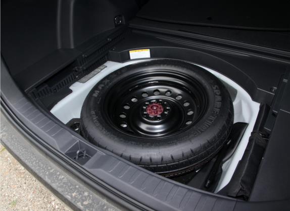 RAV4荣放 2022款 2.0L CVT两驱风尚版 其他细节类   备胎