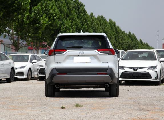 RAV4荣放 2022款 2.0L CVT两驱风尚版 外观   正后