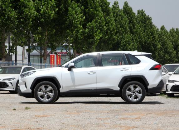 RAV4荣放 2022款 2.0L CVT两驱风尚版 外观   正侧