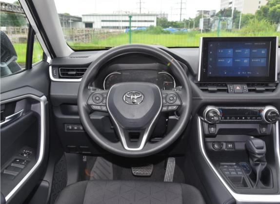 RAV4荣放 2022款 2.0L CVT四驱风尚版 中控类   驾驶位