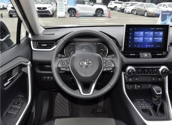 RAV4荣放 2022款 2.0L CVT四驱风尚Plus版 中控类   驾驶位