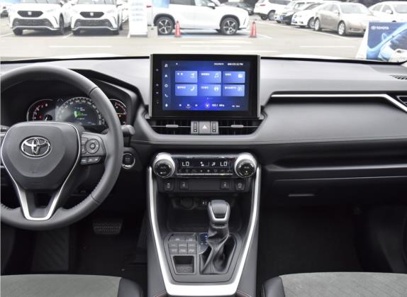 RAV4荣放 2022款 2.0L CVT四驱风尚Plus版 中控类   中控台