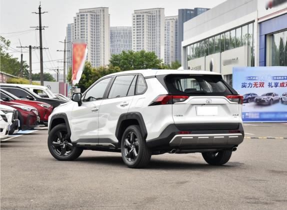 RAV4荣放 2022款 2.0L CVT四驱风尚Plus版 外观   斜后