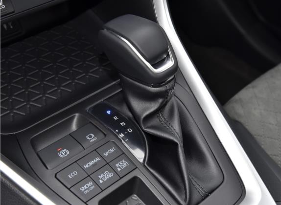 RAV4荣放 2022款 2.0L CVT四驱风尚Plus版 中控类   挡把