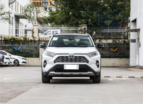 RAV4荣放 2022款 2.0L CVT四驱尊贵版 外观   正前