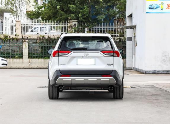 RAV4荣放 2022款 2.0L CVT四驱尊贵版 外观   正后