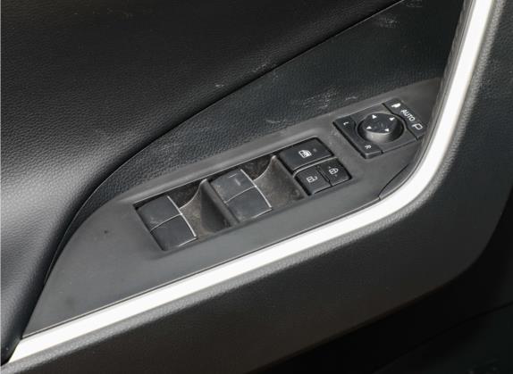 RAV4荣放 2022款 2.0L CVT四驱尊贵版 车厢座椅   门窗控制