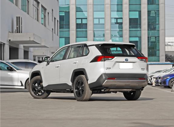 RAV4荣放 2022款 双擎 2.5L E-CVT四驱精英Plus版 外观   斜后