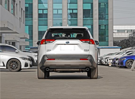 RAV4荣放 2022款 双擎 2.5L E-CVT四驱精英Plus版 外观   正后