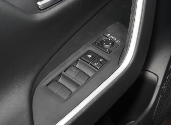 RAV4荣放 2022款 双擎 2.5L E-CVT四驱精英Plus版 车厢座椅   门窗控制