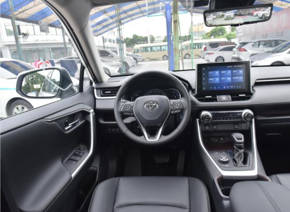 RAV4荣放 2022款 双擎 2.5L E-CVT四驱旗舰版 中控类   驾驶位