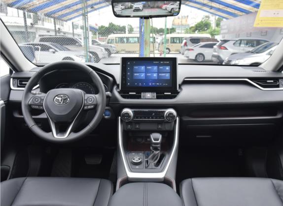RAV4荣放 2022款 双擎 2.5L E-CVT四驱旗舰版 中控类   中控台