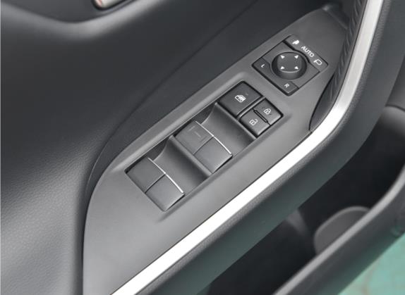 RAV4荣放 2022款 双擎 2.5L E-CVT四驱旗舰版 车厢座椅   门窗控制