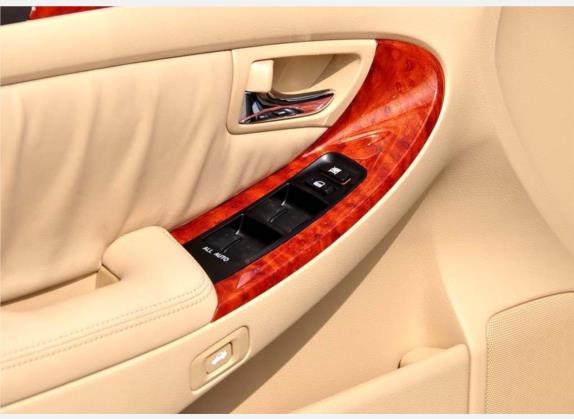 皇冠 2009款 2.5L Royal特别强化版 车厢座椅   门窗控制
