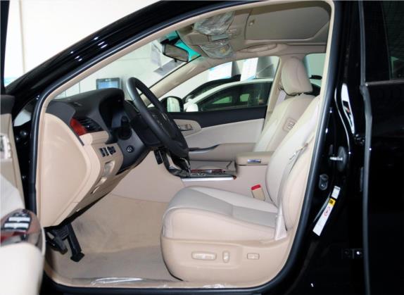 皇冠 2012款 2.5L Royal 舒适版 车厢座椅   前排空间