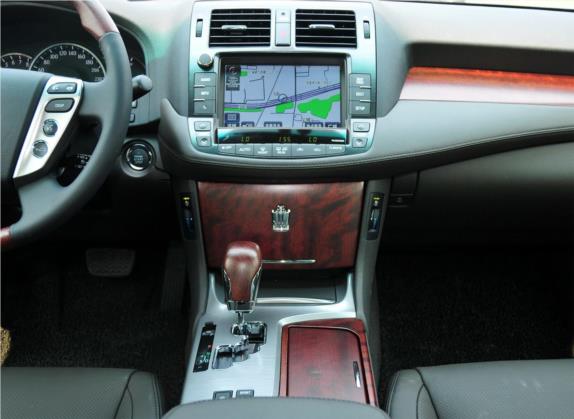 皇冠 2012款 3.0L Royal Saloon VIP 中控类   中控台