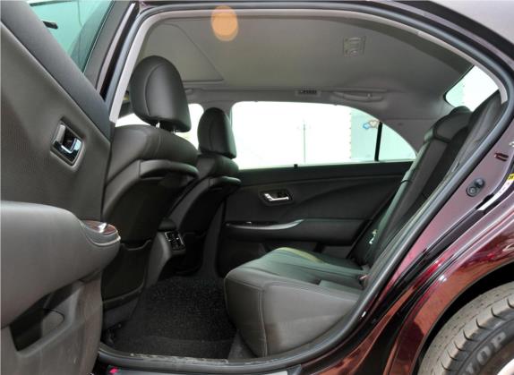 皇冠 2012款 3.0L Royal Saloon VIP 车厢座椅   后排空间