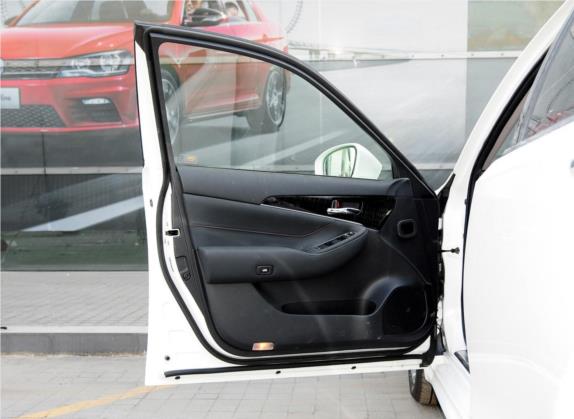 皇冠 2015款 2.5L 时尚限量版 车厢座椅   前门板