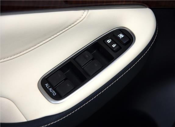 皇冠 2015款 2.5L 标准版 车厢座椅   门窗控制
