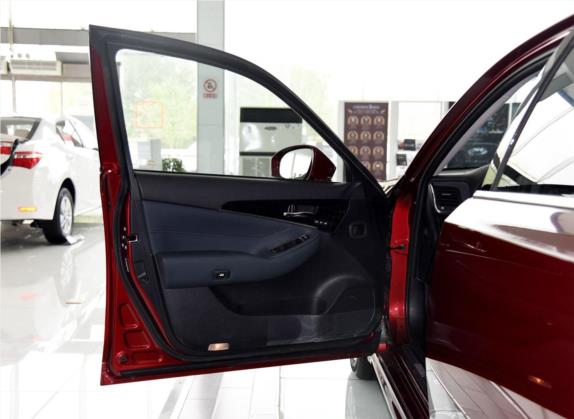 皇冠 2015款 2.5L 精英版 车厢座椅   前门板