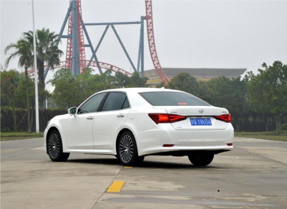 皇冠 2015款 2.5L 尊享版 外观   斜后