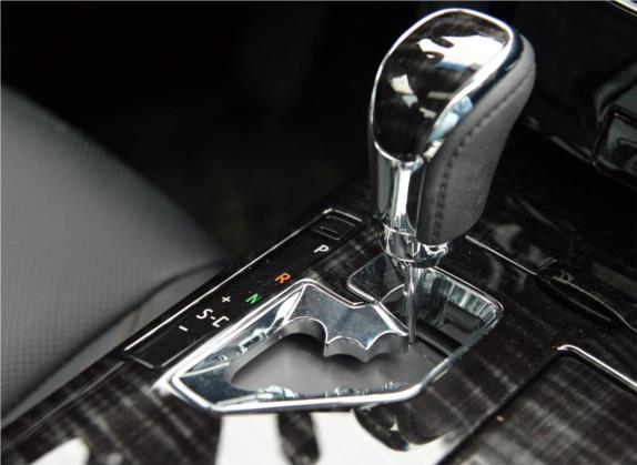 皇冠 2015款 2.5L 尊享版 中控类   挡把