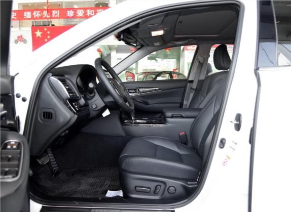 皇冠 2015款 2.0T 精英版 车厢座椅   前排空间
