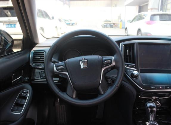 皇冠 2015款 2.0T 豪华版 中控类   驾驶位