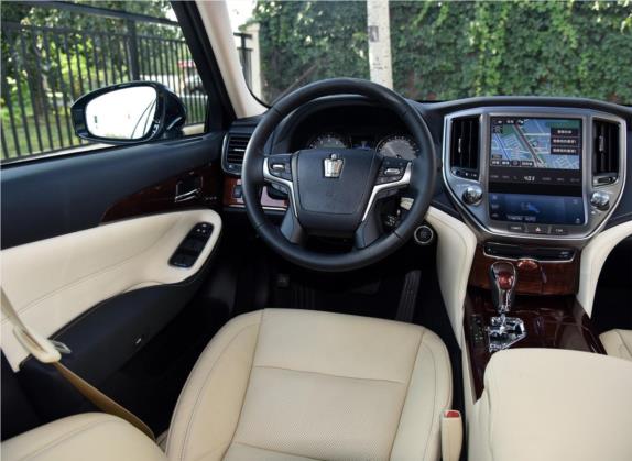 皇冠 2015款 2.0T 尊享版 中控类   驾驶位