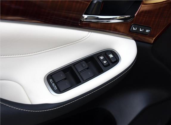 皇冠 2015款 2.0T 尊享版 车厢座椅   门窗控制