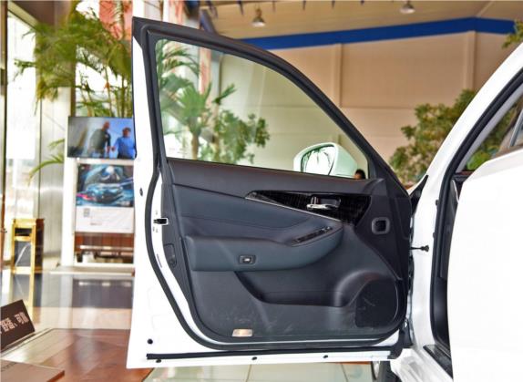 皇冠 2015款 2.5L 智享版 车厢座椅   前门板