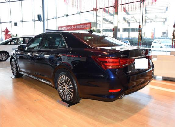皇冠 2018款 2.0T 尊享版 外观   斜后