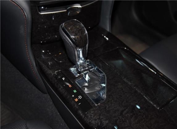 皇冠 2018款 2.0T 尊享版 中控类   挡把
