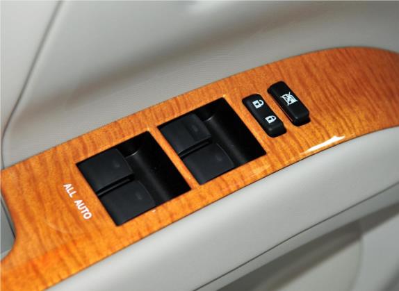 普瑞维亚 2006款 2.4L 7人座标准版 车厢座椅   门窗控制