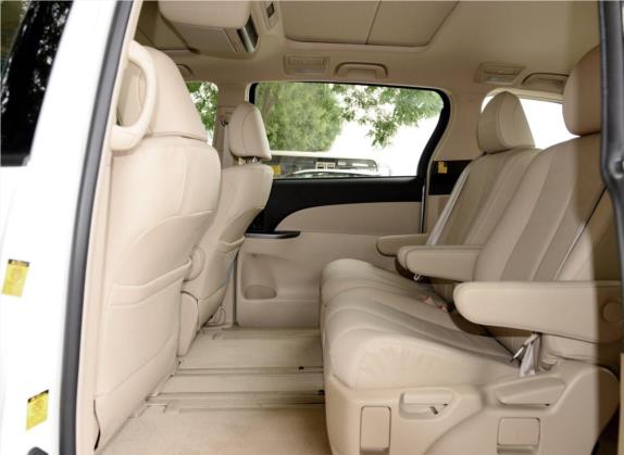 普瑞维亚 2012款 3.5L 7人座豪华型 车厢座椅   后排空间