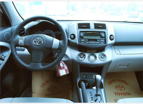 丰田RAV4(进口) 2006款 2.4 豪华型 中控类   驾驶位
